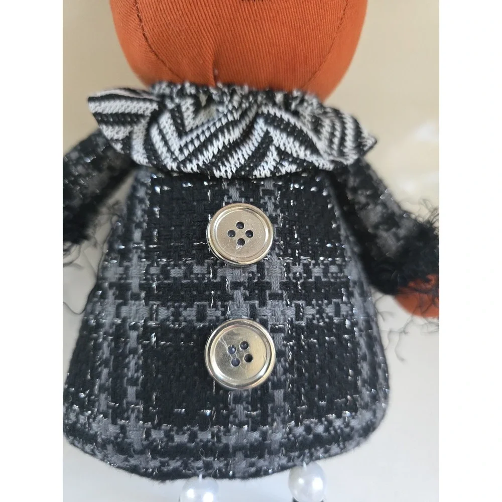 Midnight Beaded‎ Dangle Legs Weighted Pumpkin Head Mantle Bookshelf New